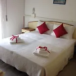 Hotel Carol